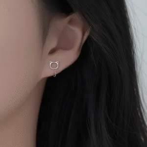 Brincos Botão Gato em Metal Prateado